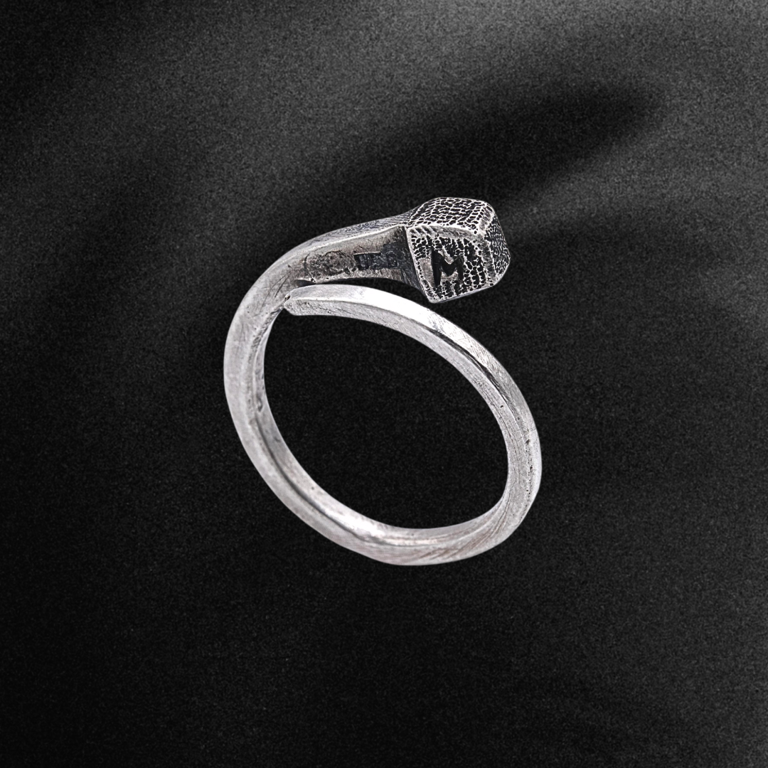 Anillo Clava