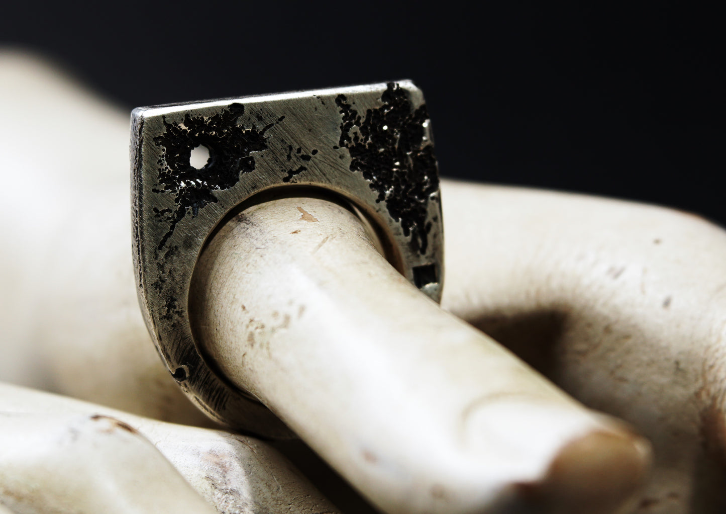 Anillo o Colgante Corrosión